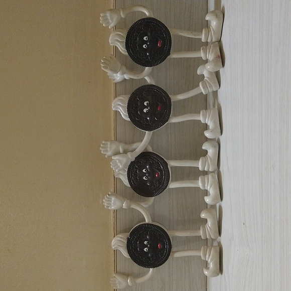 Vintage Lot of 4 1998 Nabisco Oreo Cookie 4.5" Bendable Oreo Figures - Picture 1 of 2